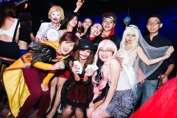 A - Z ăn chơi Halloween tại Sài Gòn - Phần 1 A Z ăn chơi Halloween tại Sài Gòn Phần 1