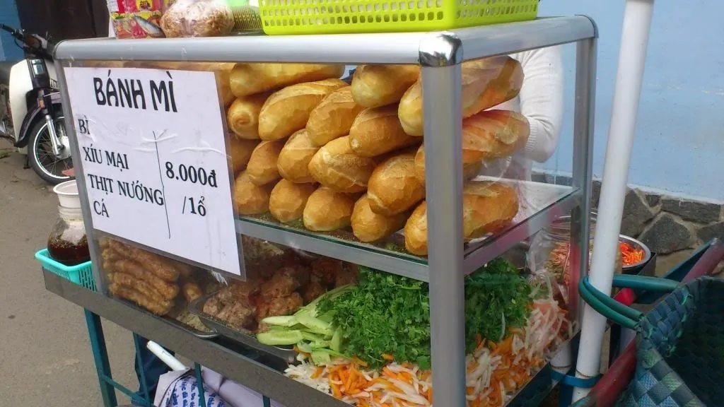 Ẩm thực Sài Gòn bên những chiếc xe đẩy Những món ăn Sài Gòn tuy rẻ nhưng có hương vị đặc biệt