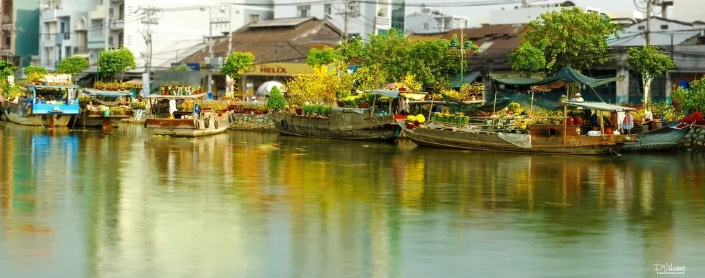 Bến Bình Đông tưng bừng chợ hoa những ngày giáp Tết