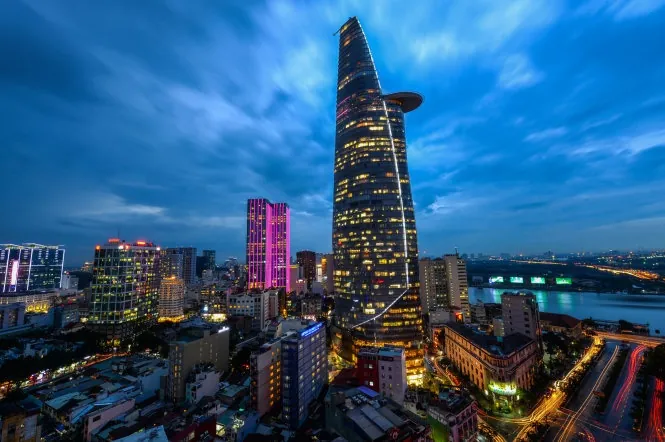 Choáng ngợp với quán bar hồ bơi đẹp nhất Sài Gòn nếu bạn muốn thử thì Rooftop Pool Bar - Hotel Des Arts Saigon chính là điểm đến mới toanh mang đến những góc lạ với Sài Gòn.