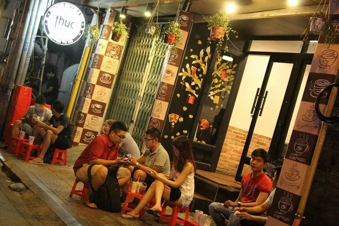 Chu du Sài Gòn một đêm không ngủ Cà phê Thức dành cho bạn trẻ Cú Vọ
