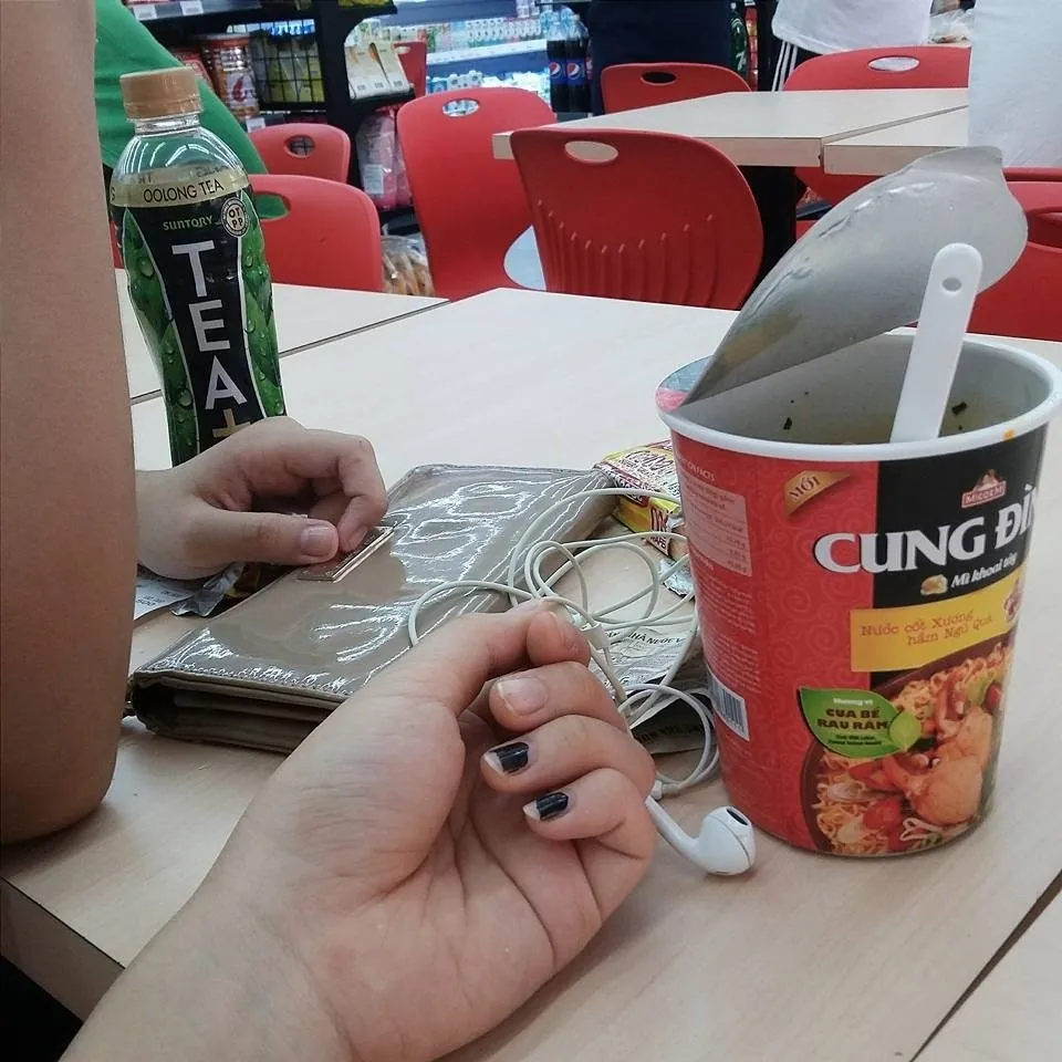 Chu du Sài Gòn một đêm không ngủ Hay đơn giản là ngồi bên bạn bè