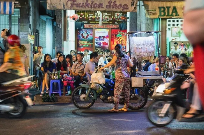Chu du Sài Gòn một đêm không ngủ Đến đây, tận hưởng Sài Gòn một đêm không ngủ