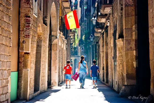 Đến Barca ăn Paella và xem Flamenco