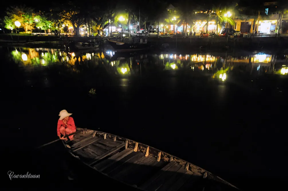 Dòng sông Hoài bình yên giữa phố cổ Hội An