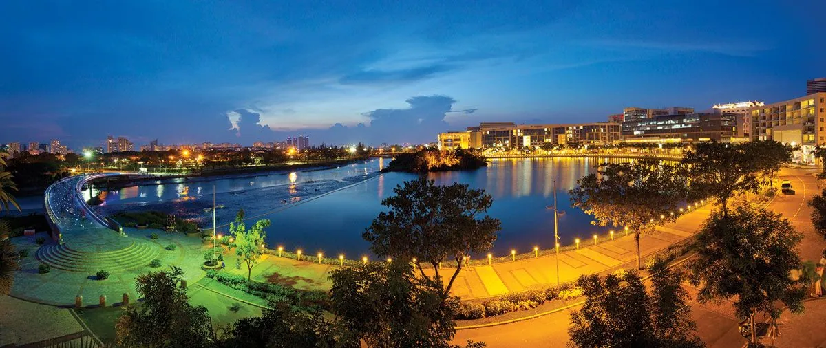 hồ bán nguyệt