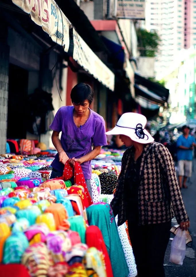 Du hí đến 5 khu chợ tấp nập nhất Sài thành