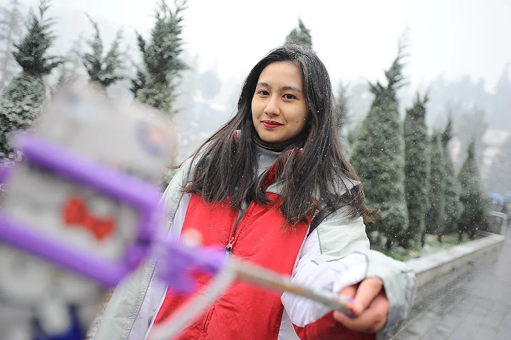 Những cây gậy selfie được sử dụng phổ biến tại Sa Pa trong ngày này để ghi lại những khoảnh khắc đẹp của du khách.