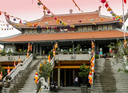 Du lịch Sài Gòn dịp Tết thăm những ngôi chùa nổi tiếng nhất Du lịch Sài Gòn dịp Tết thăm những ngôi chùa nổi tiếng nhất