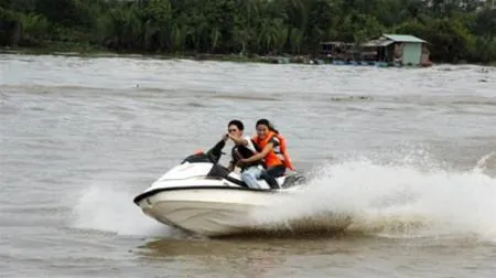 Du lịch sông nước Sài Gòn dịp 8/3 Du lịch sông nước Sài Gòn dịp 8/3