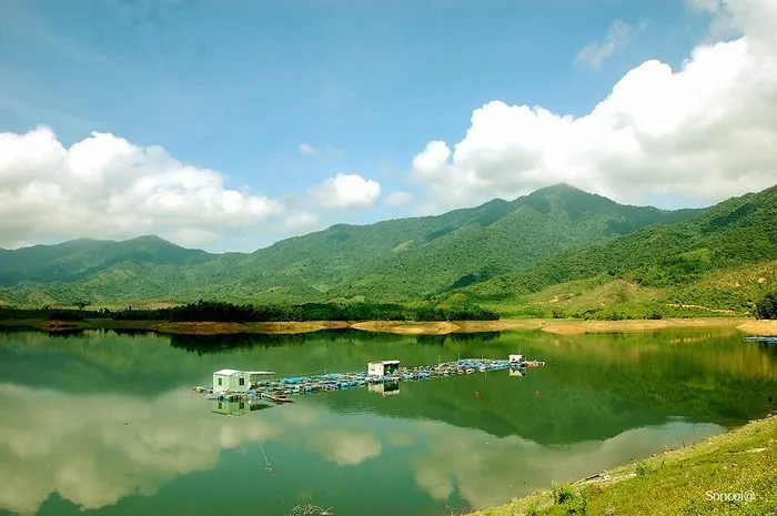 Hồ Nước Đẹp Tựa Cao Nguyên Tây Tạng Ở Đà Nẵng Hồ Nước Đẹp Tựa Cao Nguyên Tây Tạng Ở Đà Nẵng