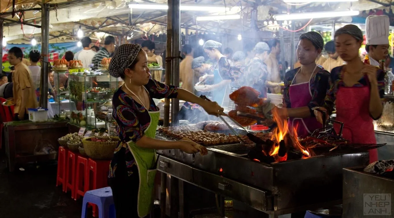Khám phá chợ đêm Bến Thành
