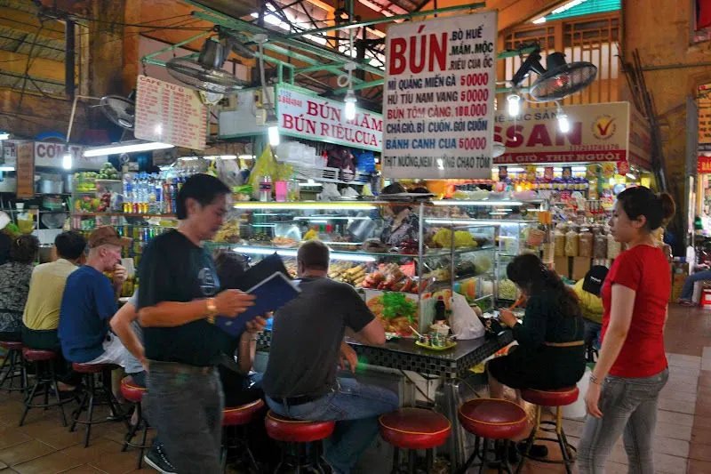 Khám phá chợ đêm Bến Thành