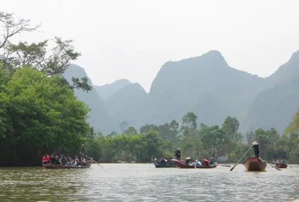Kinh nghiệm chống chặt chém khi đi trẩy hội Chùa Hương Kinh nghiệm chống chặt chém khi đi trẩy hội Chùa Hương