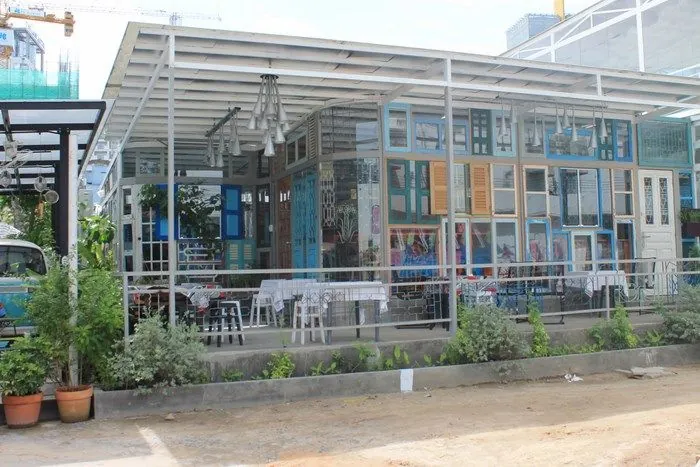 Nhà Ga 3A Chốn ăn chơi mới của giới trẻ Sài Gòn