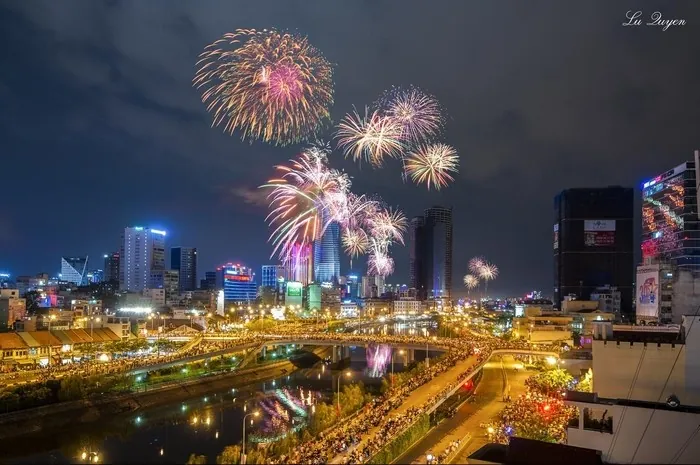 Những địa điểm lý tưởng để quan sát pháo hoa Tết Dương lịch ở Sài Gòn Những địa điểm lý tưởng để quan sát pháo hoa Tết ở Sài Gòn