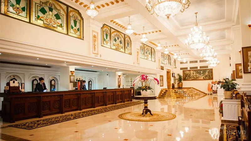 Khách sạn Majestic