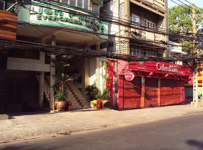 Những khoảng lặng bên sự nhộn nhịp ấm cúng của Tết Sài Gòn