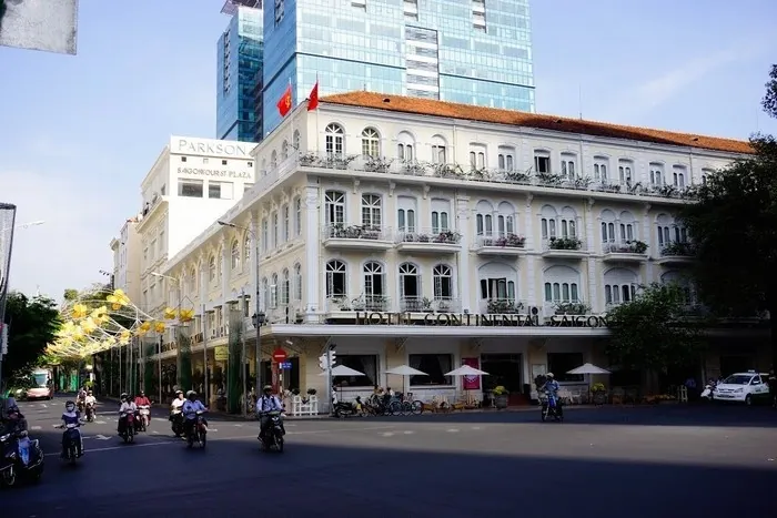Những khoảng lặng bên sự nhộn nhịp ấm cúng của Tết Sài Gòn