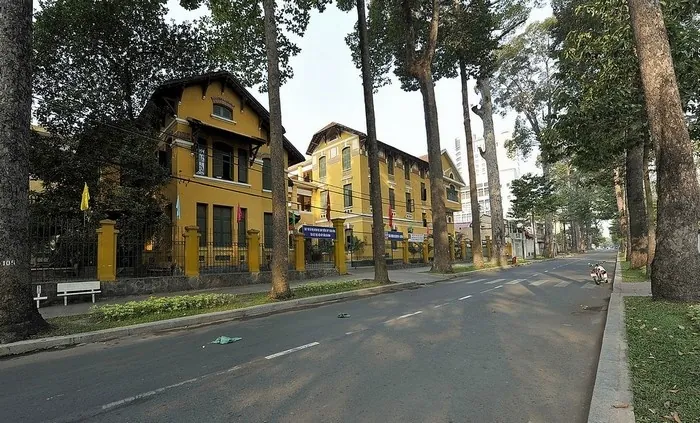 Những khoảng lặng bên sự nhộn nhịp ấm cúng của Tết Sài Gòn