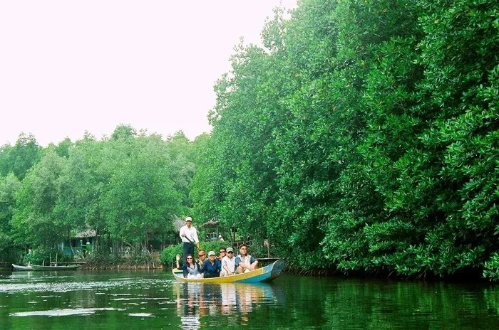 Phượt Cần Giờ thưởng thức tiệc nướng trên biển ngày 8/3