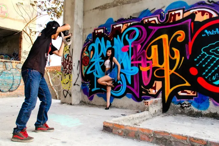 Quận 2 có gì chơi trong mắt giới trẻ Sài Gòn Ngôi nhà Graffiti này thu hút rất đông các bạn trẻ