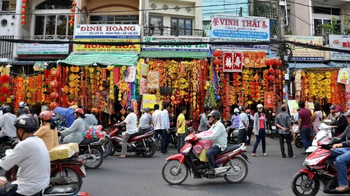Quận 6 có gì chơi giữa Sài Gòn hoa lệ? Màu sắc chợ Lớn quận 6 ngày tết