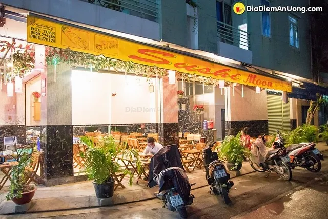 Quận 6 có gì chơi giữa Sài Gòn hoa lệ? Quán Sushi Moon ở quận 6