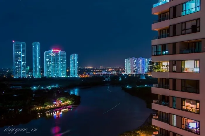 Phú Mỹ Hưng rực rỡ về đêm