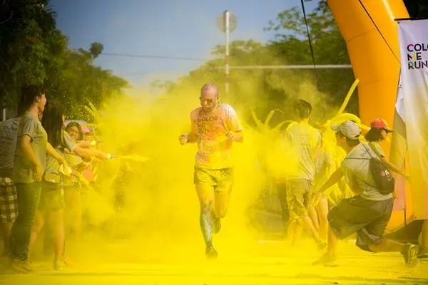 Trải nghiệm mới lạ cùng sắc màu tại Color Me Run