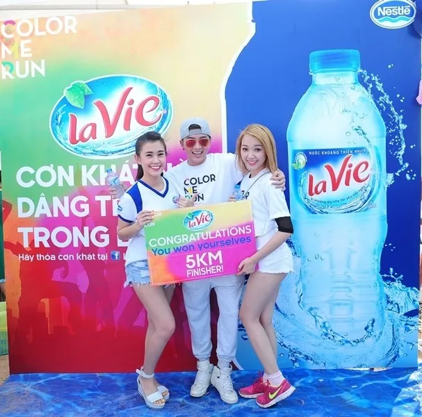 Các hot teen Việt cùng vui đùa tại Color Me Run