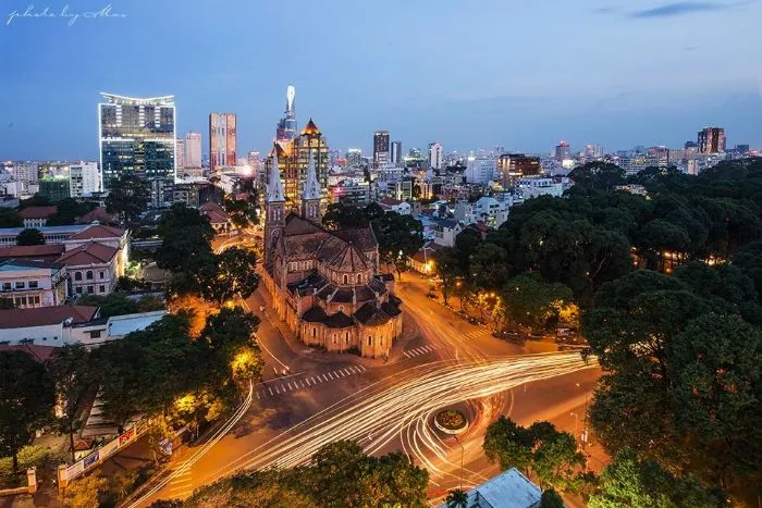 Sài Gòn trang hoàng rực rỡ đón Giáng sinh Sài Gòn trang hoàng rực rỡ đón Giáng sinh