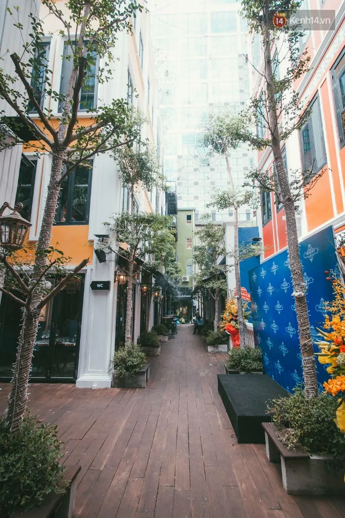 Vừa rẽ vào, bạn sẽ thấy ngay bên trong đó là một con phố Saigon Garden mới