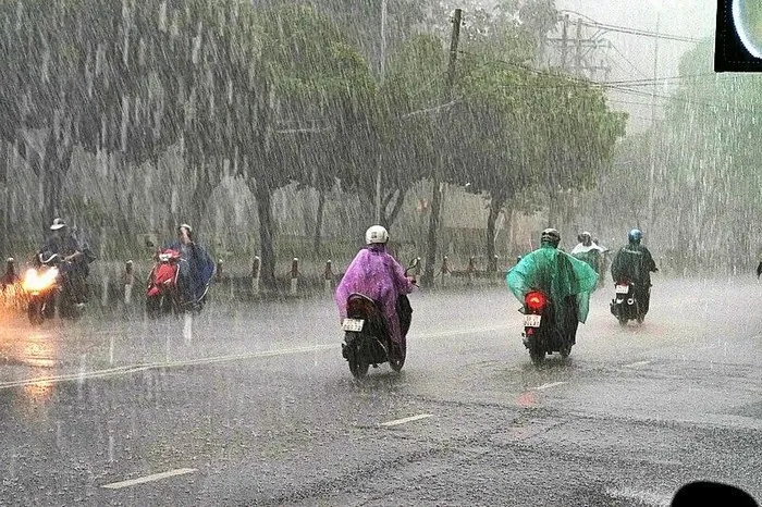 Tản mạn những cơn mưa ngô nghê của Sài Gòn