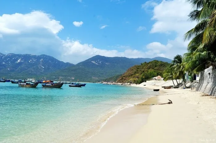Thả hồn phiêu lãng bên bờ vịnh Ninh Vân Thả hồn phiêu lãng bên bờ vịnh Ninh Vân
