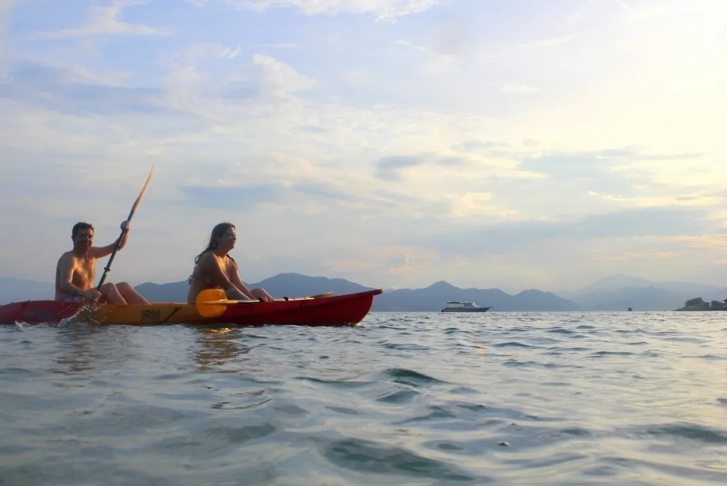 Thả hồn phiêu lãng bên bờ vịnh Ninh Vân Thả hồn phiêu lãng bên bờ vịnh Ninh Vân