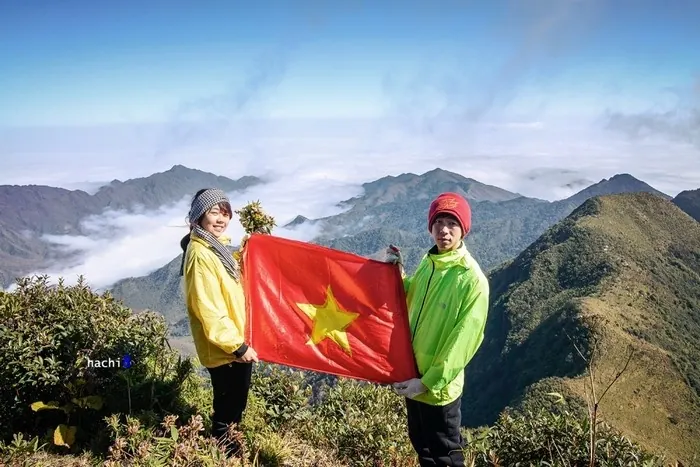 Tình yêu đôi lứa trên đỉnh Lùng Cúng Tình yêu đôi lứa trên đỉnh Lùng Cúng