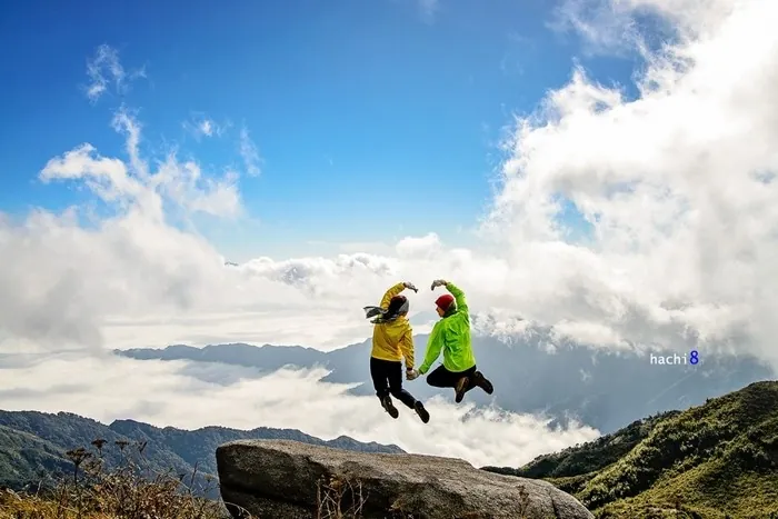 Tình yêu đôi lứa trên đỉnh Lùng Cúng Tình yêu đôi lứa trên đỉnh Lùng Cúng