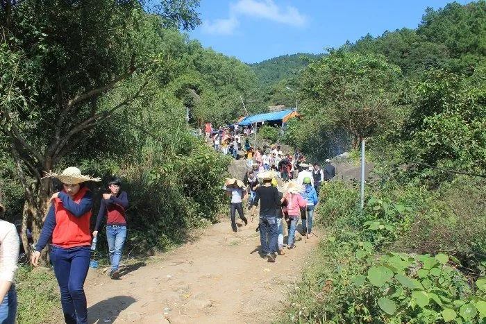Trẩy hội khai xuân ở chùa Hương Tích - Hà Tĩnh Trẩy hội khai xuân ở chùa Hương Tích Hà Tĩnh