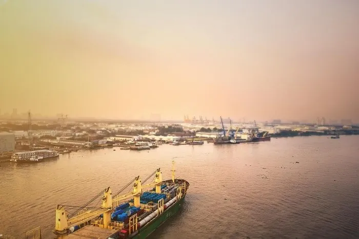 Tất bật cuộc sống mưu sinh