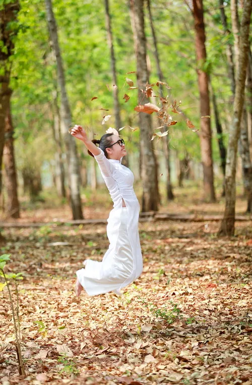 Vẻ đẹp lãng du trên lòng hồ Ea Kao Vẻ đẹp lãng du trên lòng hồ Ea Kao