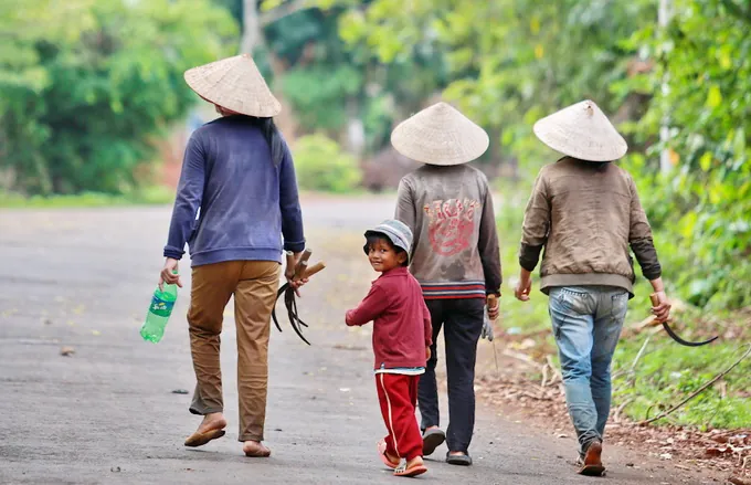 Vẻ đẹp lãng du trên lòng hồ Ea Kao Vẻ đẹp lãng du trên lòng hồ Ea Kao