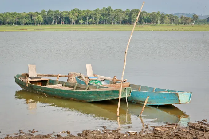 Vẻ đẹp lãng du trên lòng hồ Ea Kao Vẻ đẹp lãng du trên lòng hồ Ea Kao