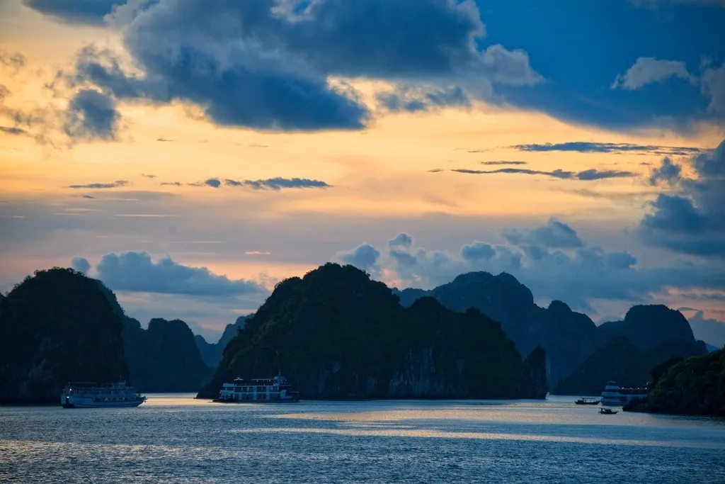 Viên Ngọc Quý Hạ Long Có Gì Khiến Bao Người Say Đắm