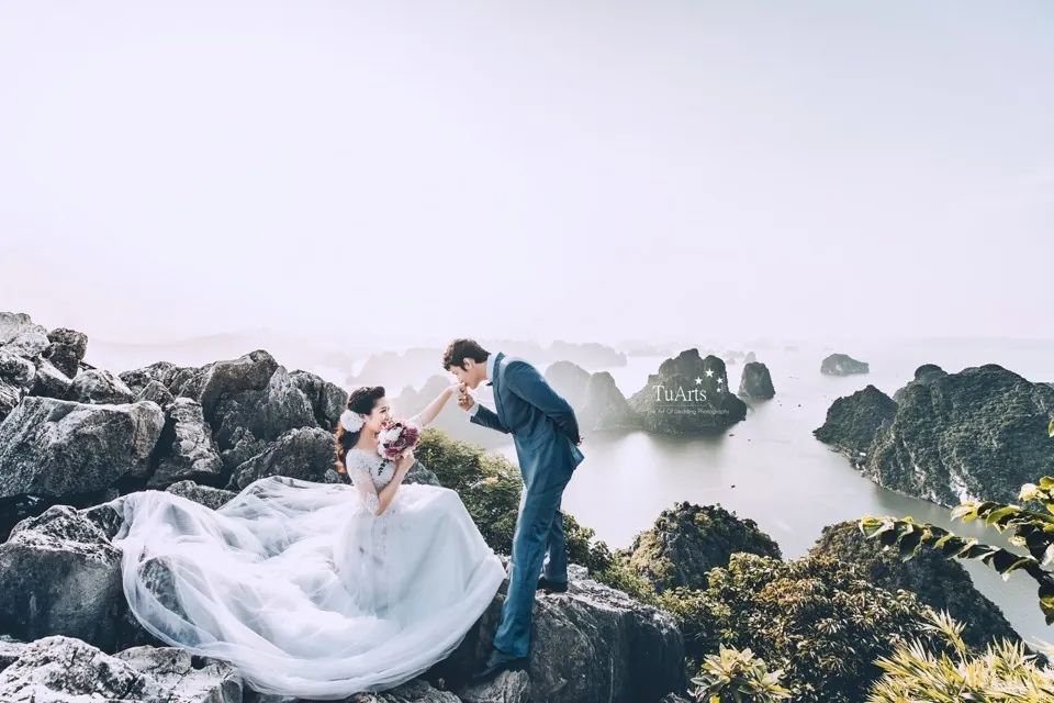 Viên Ngọc Quý Hạ Long Có Gì Khiến Bao Người Say Đắm
