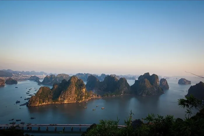 Viên Ngọc Quý Hạ Long Có Gì Khiến Bao Người Say Đắm