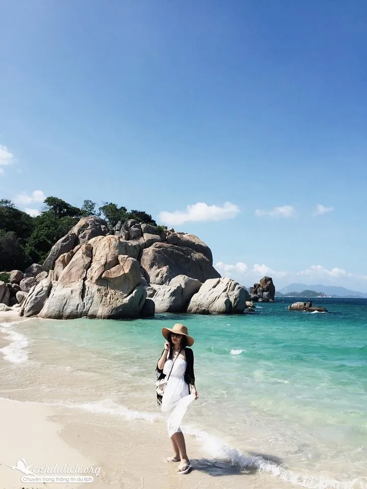 Review vẻ đẹp thiên đường biển đảo Bình Hưng của 2 cô gái trẻ Review thiên đường biển đảo Bình Hưng của cô gái trẻ