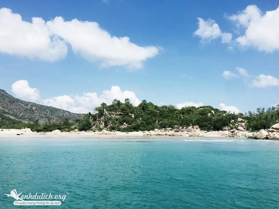 Review vẻ đẹp thiên đường biển đảo Bình Hưng của 2 cô gái trẻ Du lịch đảo Bình Hưng