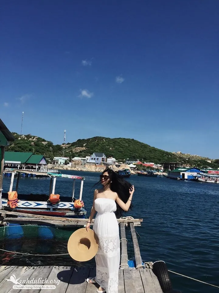 Review vẻ đẹp thiên đường biển đảo Bình Hưng của 2 cô gái trẻ Review thiên đường biển đảo Bình Hưng của cô gái trẻ