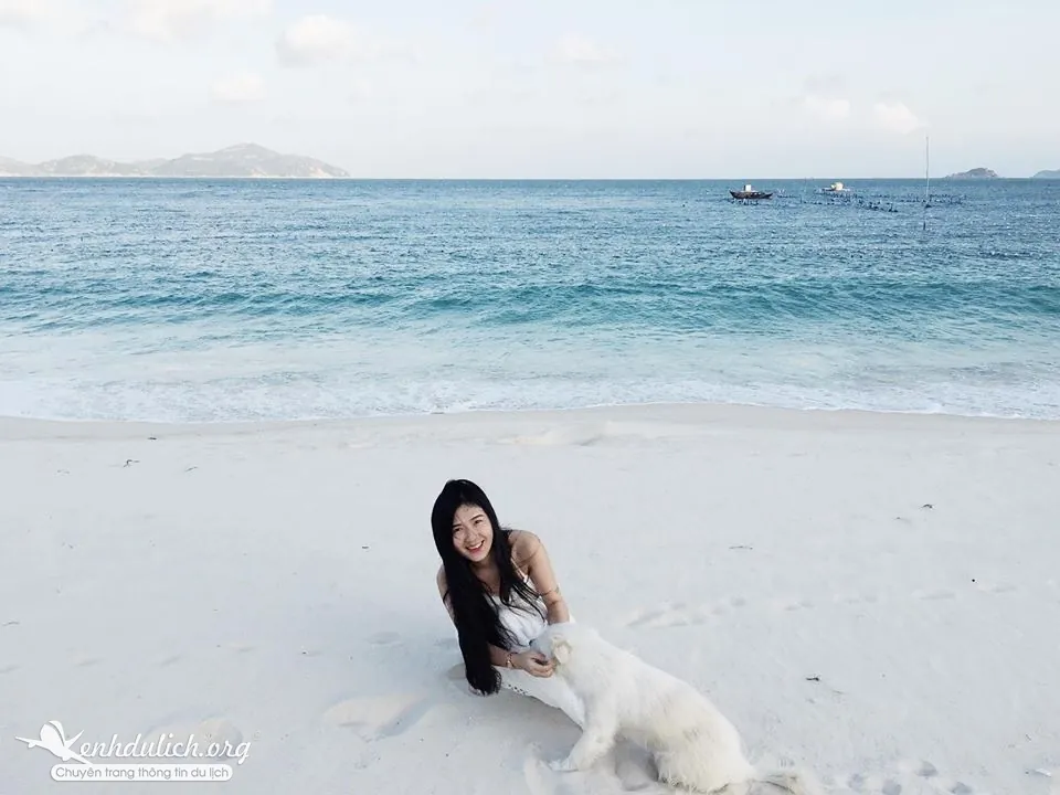 Review vẻ đẹp thiên đường biển đảo Bình Hưng của 2 cô gái trẻ Review thiên đường biển đảo Bình Hưng của cô gái trẻ